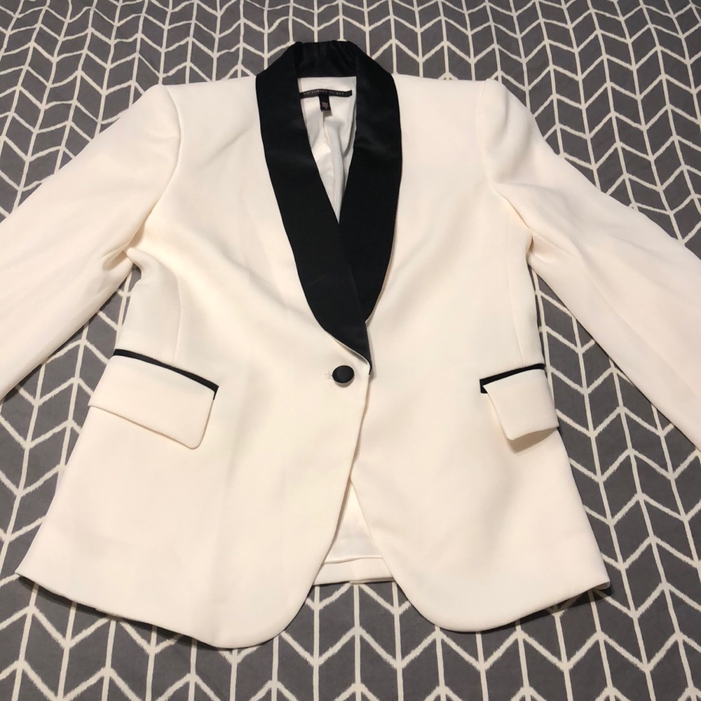 NWOT - Tuxedo Blazer by Victoria’s Secret